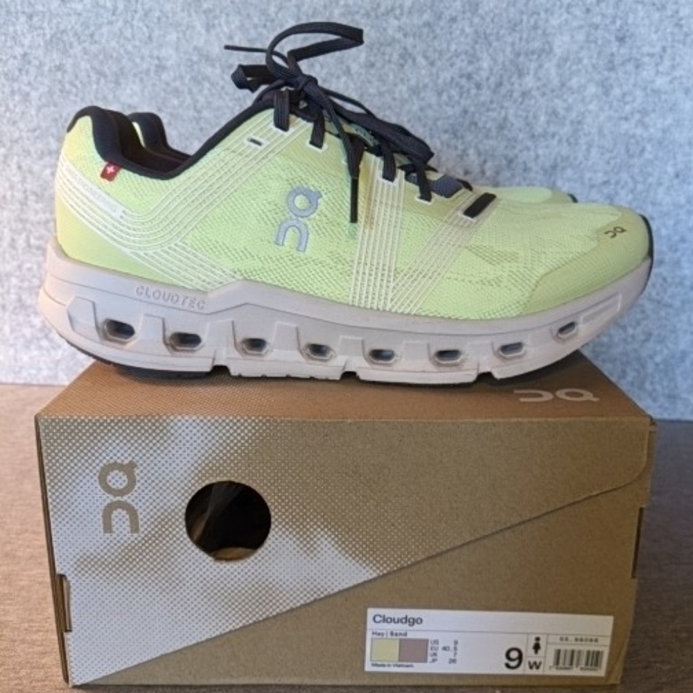 On cloud CloudGo Sz 9 Hay/Sand